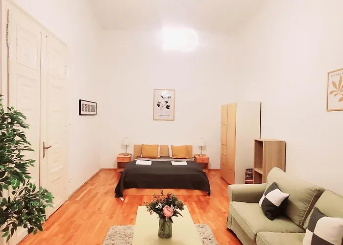 Deluxe And Cozy In The Center